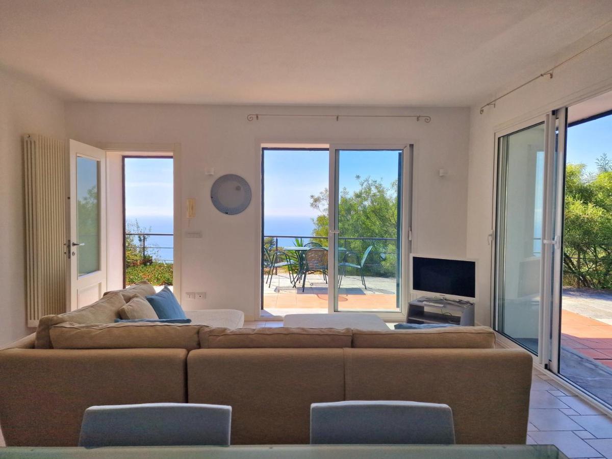 Appartamento In Villa Mimosa แชร์โว ภายนอก รูปภาพ